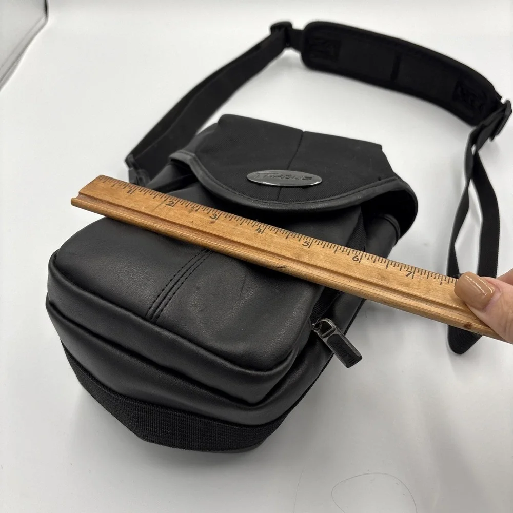 Targus Camera Case Bag Multi Pocket Black Gray Shoulder Strap Cross Body